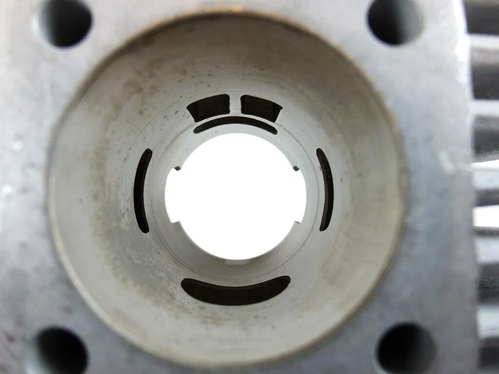 Cylindersats 45mm/70cc/4portar/Alum. AIRSAL (Puch Maxi) Stora kylflänsar